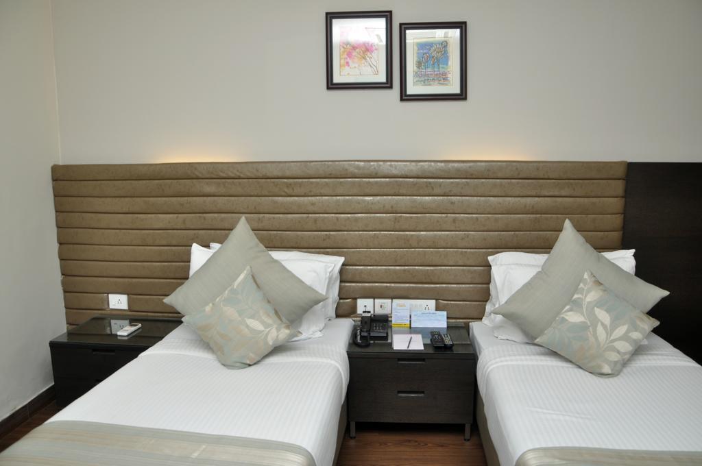 Indismart Hotel Calcutta Eksteriør billede