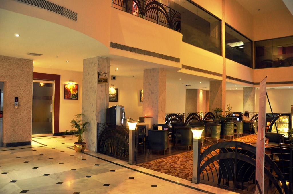 Indismart Hotel Calcutta Eksteriør billede