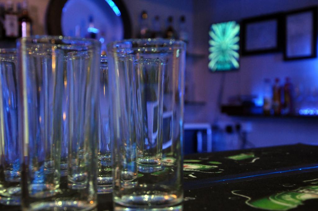 Indismart Hotel Calcutta Eksteriør billede