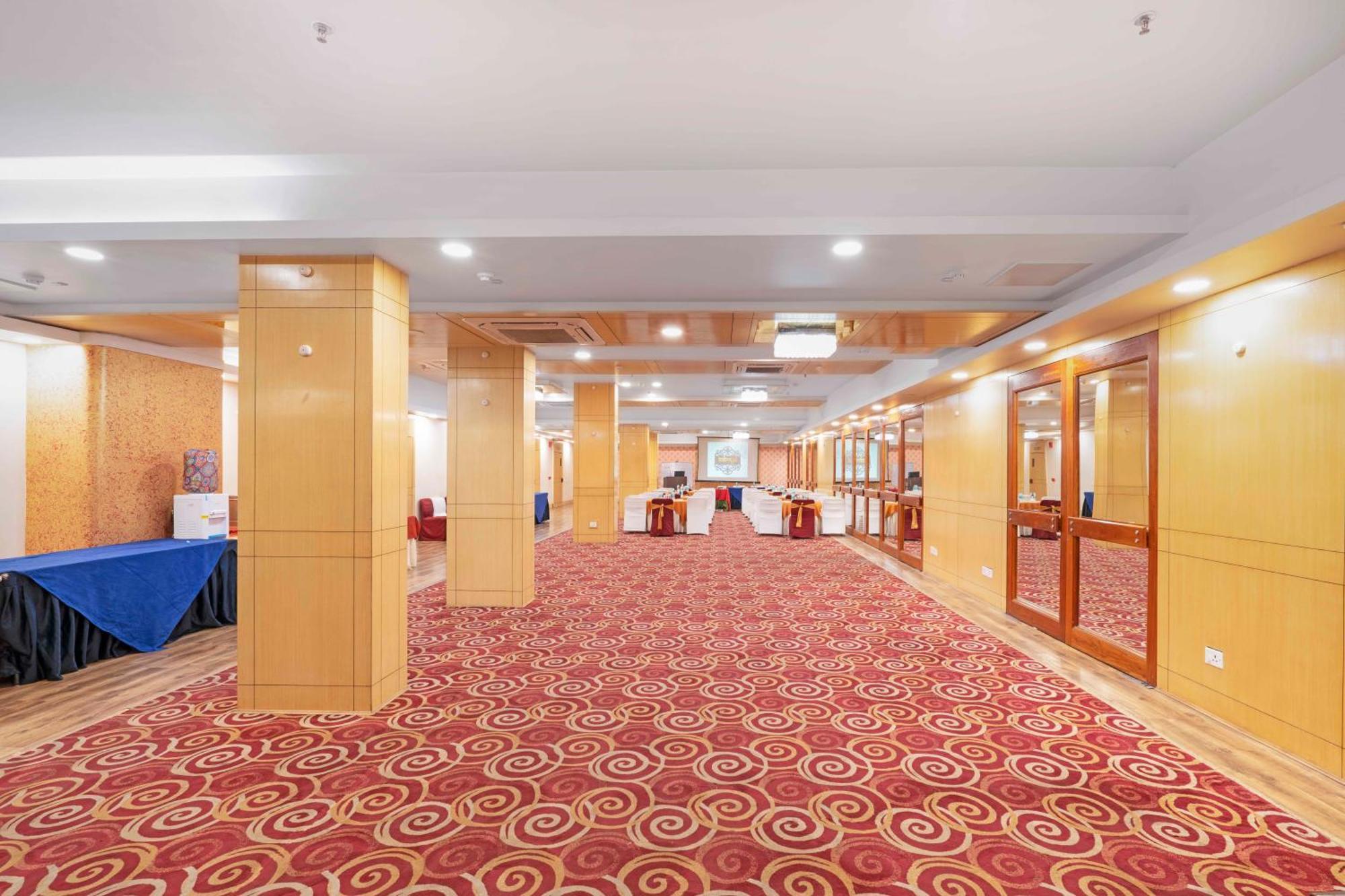 Indismart Hotel Calcutta Eksteriør billede