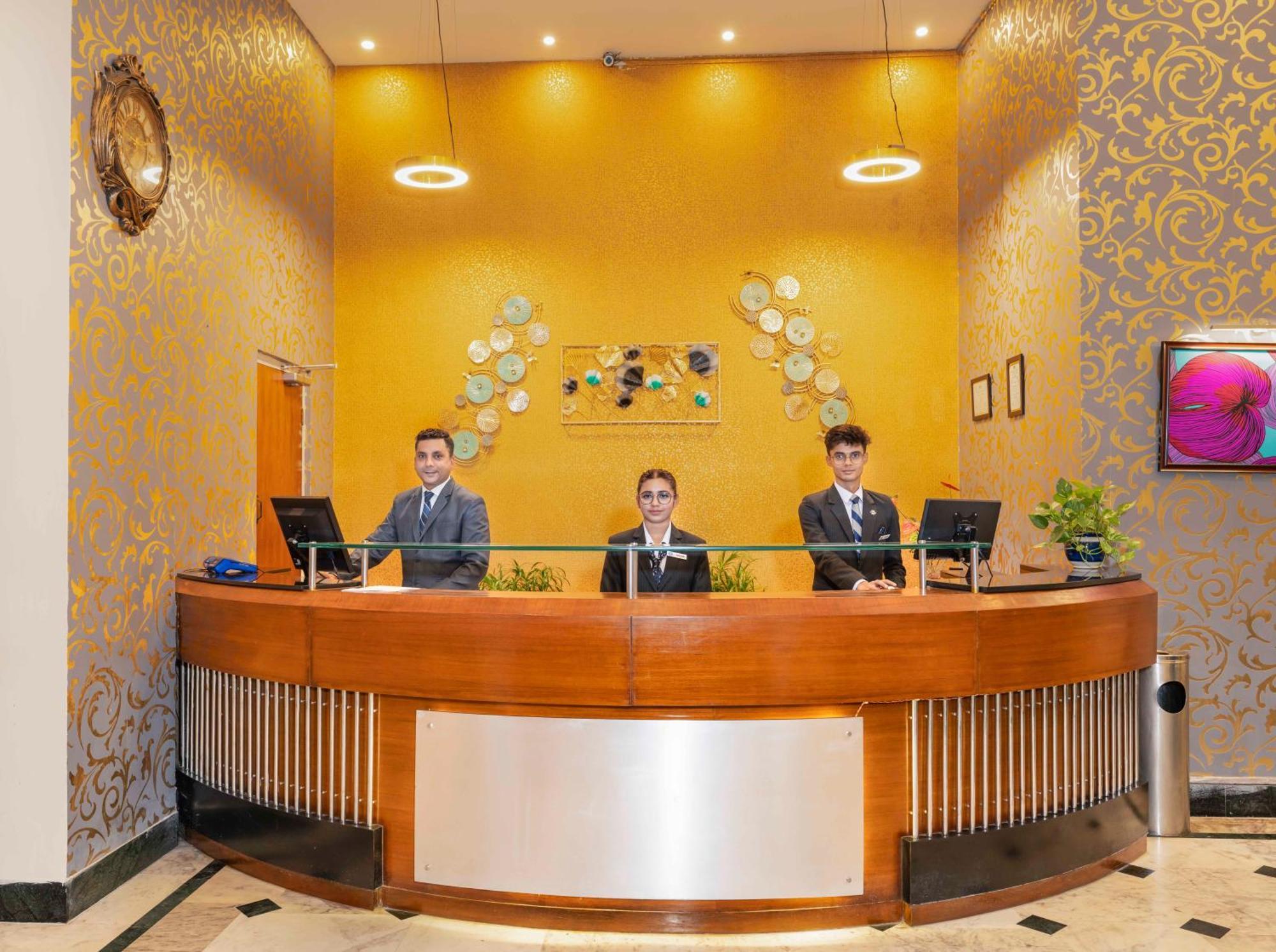 Indismart Hotel Calcutta Eksteriør billede