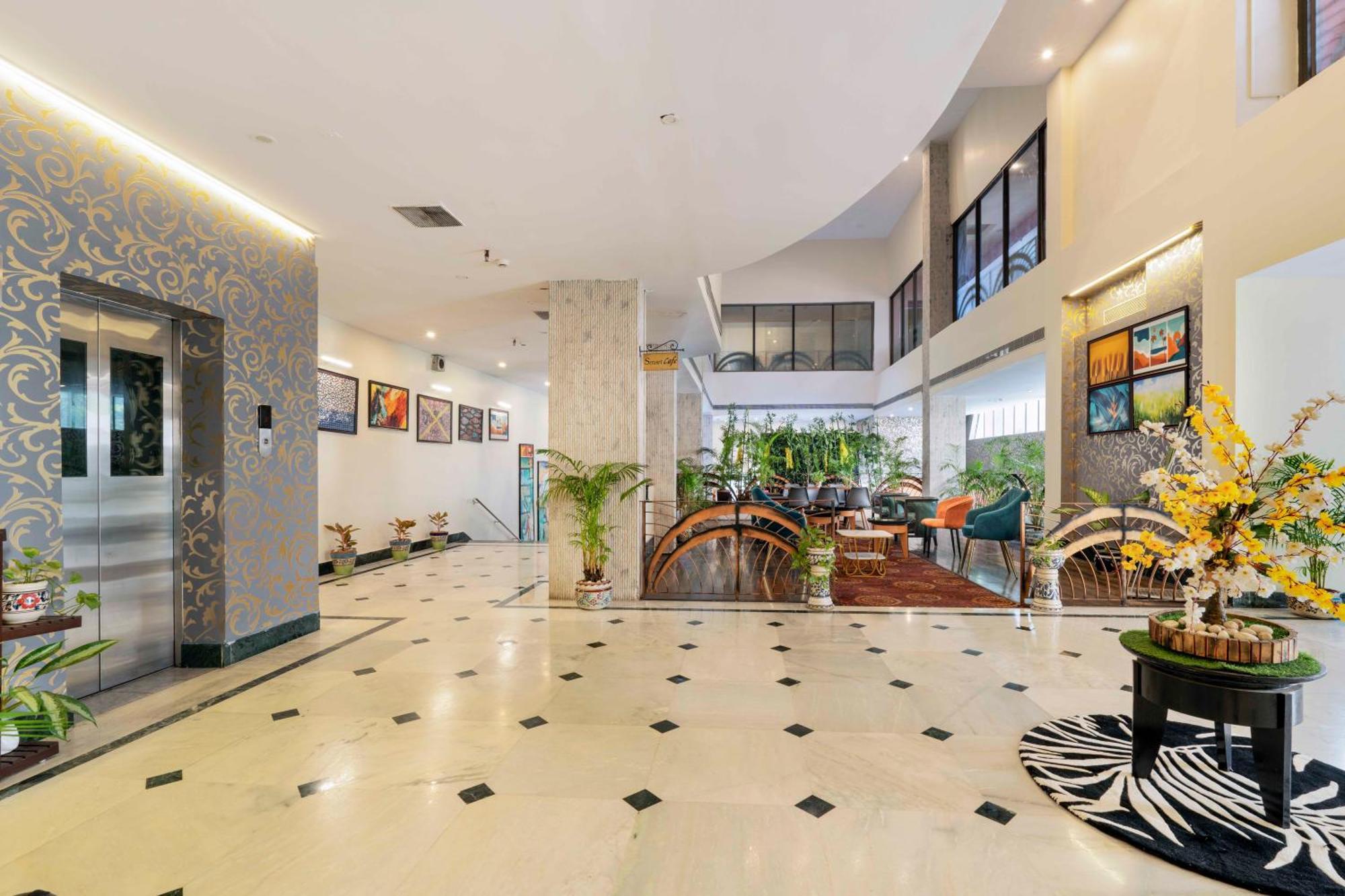 Indismart Hotel Calcutta Eksteriør billede