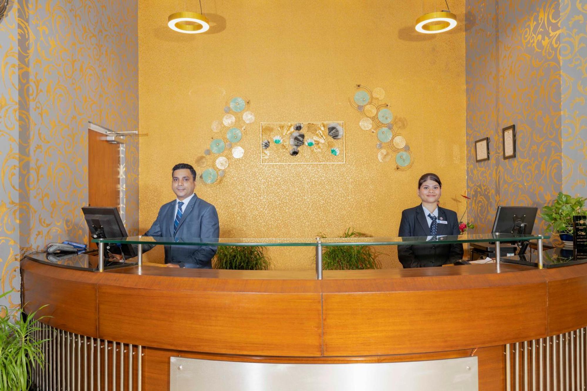 Indismart Hotel Calcutta Eksteriør billede