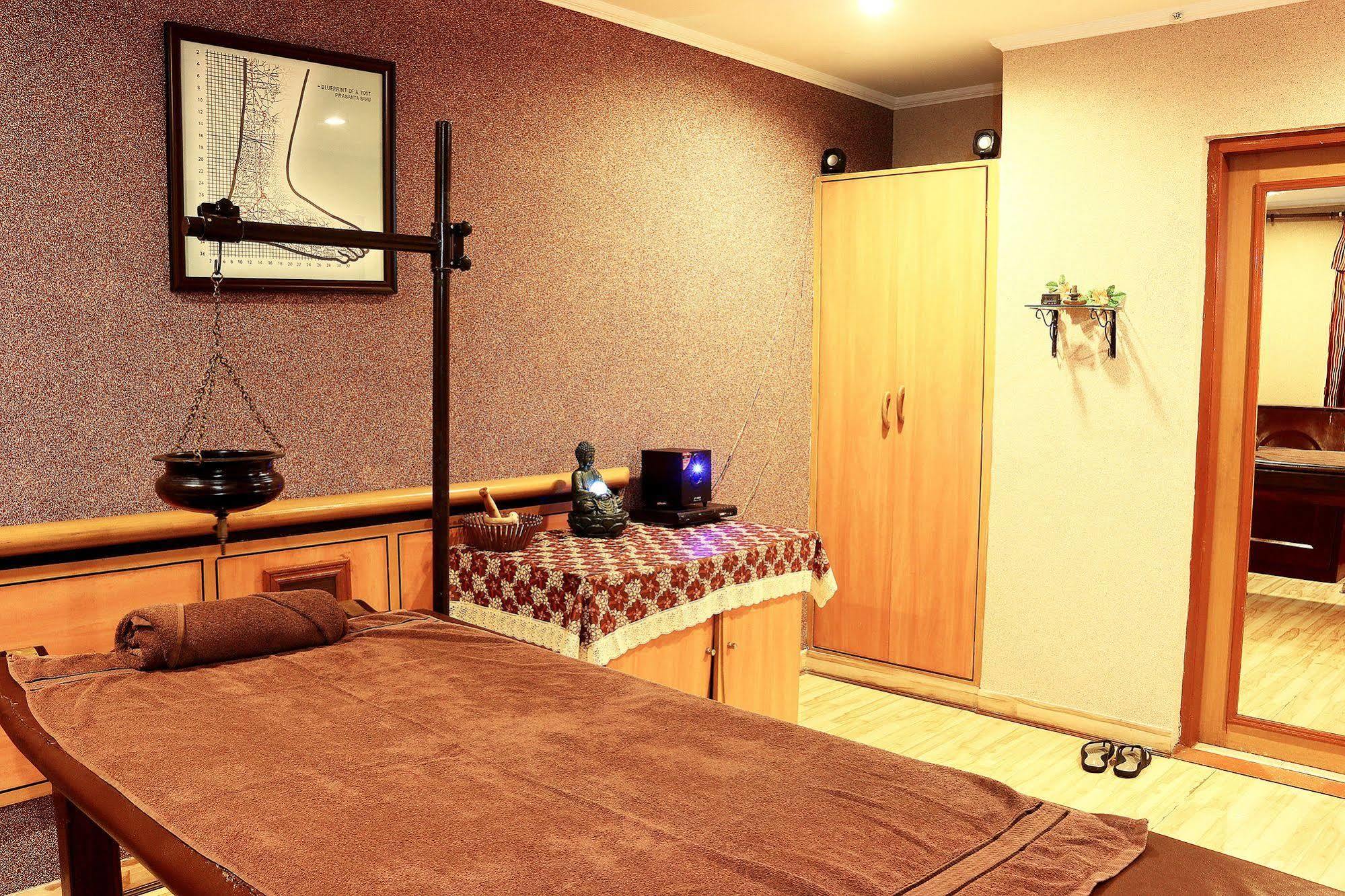 Indismart Hotel Calcutta Eksteriør billede